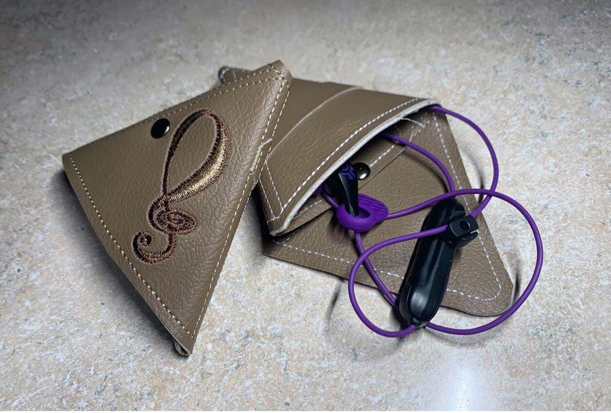 How to Embroider Earbud Case